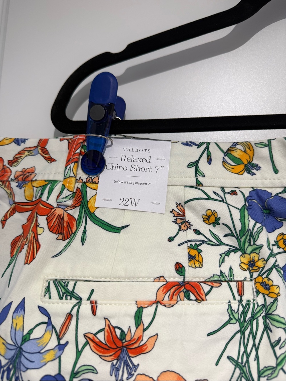 NWT Talbot’s Women’s Relaxed Chino Shorts Floral Print White Multi, Size 22W - Picture 3 of 7